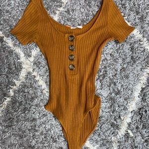 NEW| Off shoulder bodysuit